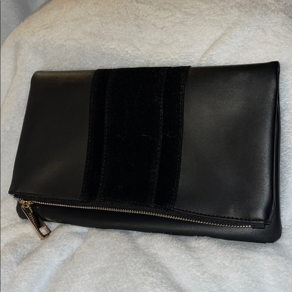 Summer & Rose Black Zip Flat Foldover Clutch - Picture 2 of 6